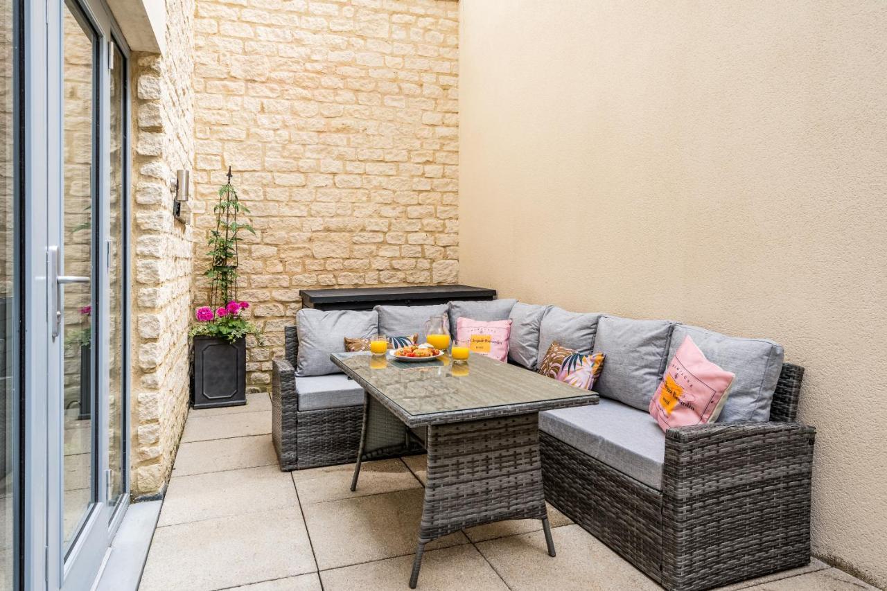 Vila Corner House Bath Exteriér fotografie